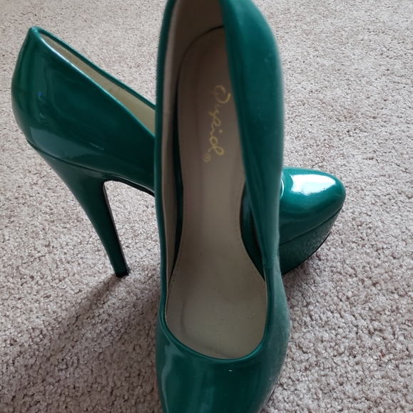 Platform Heels - Picture 2 of 10